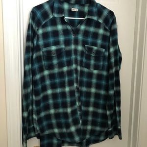 Hollister plaid